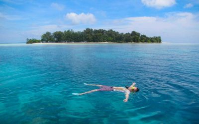Menjelajahi Pulau pulau di karimunjawa